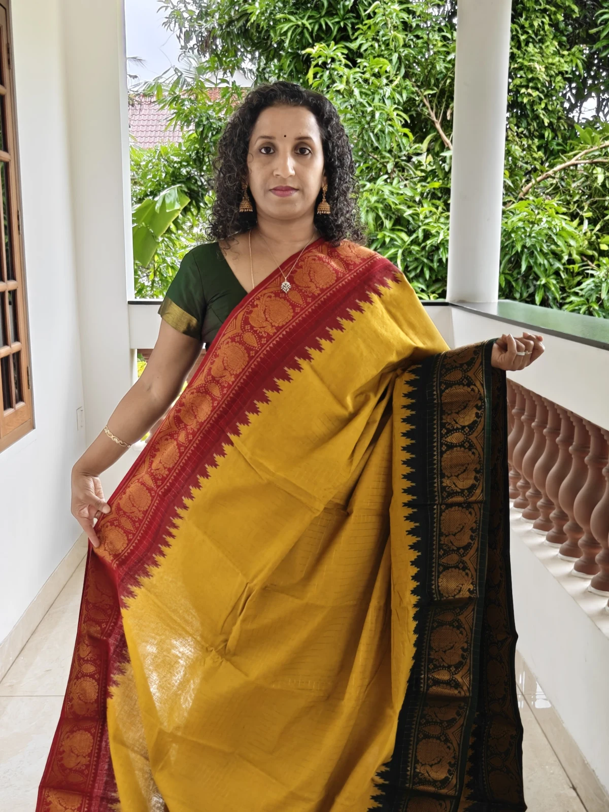 Sungudi Cotton Saree Yellow With Ganga Jamuna Border Psc049(2)